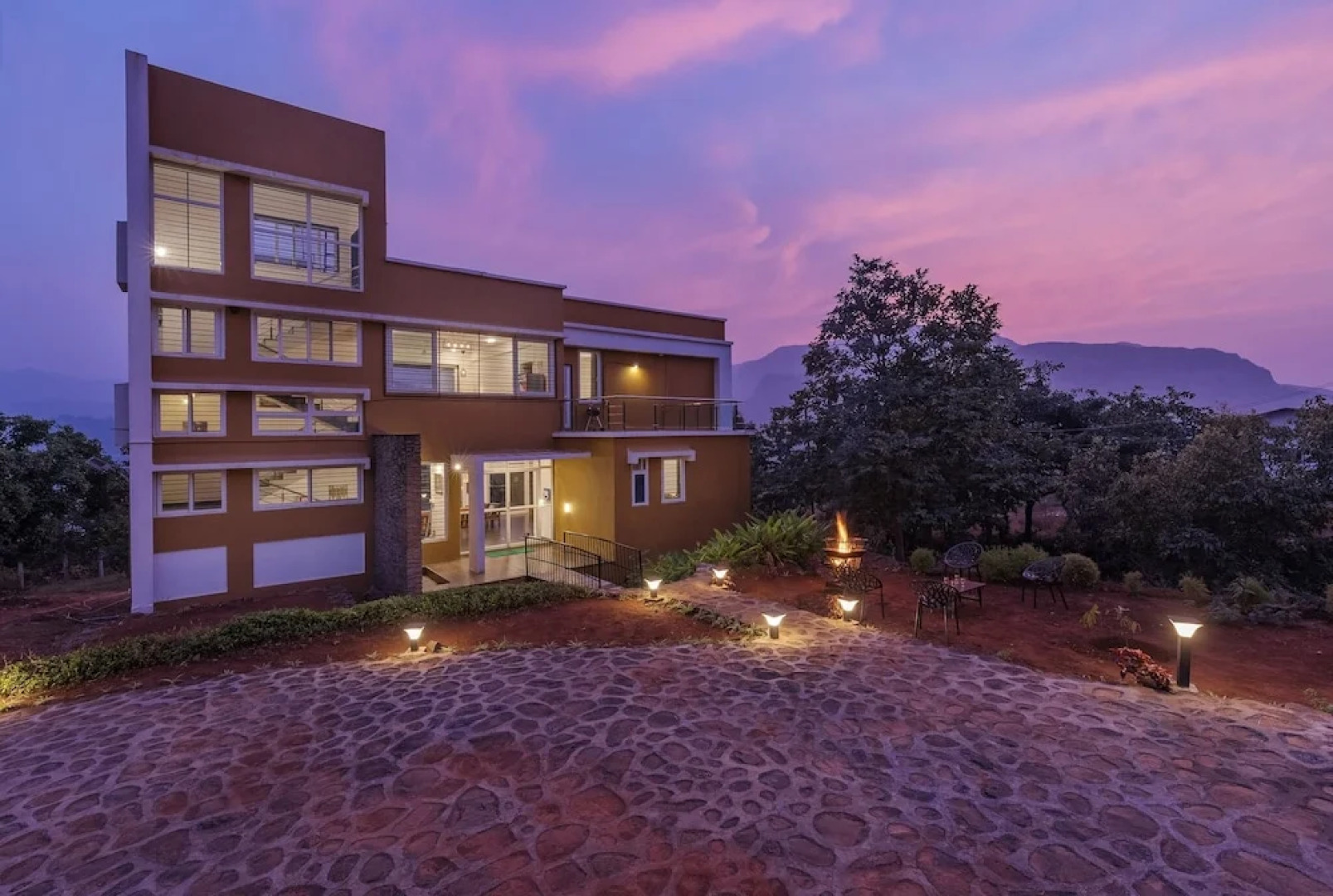 CosmicStays Afita Mohari-Solar Powered Lakehouse