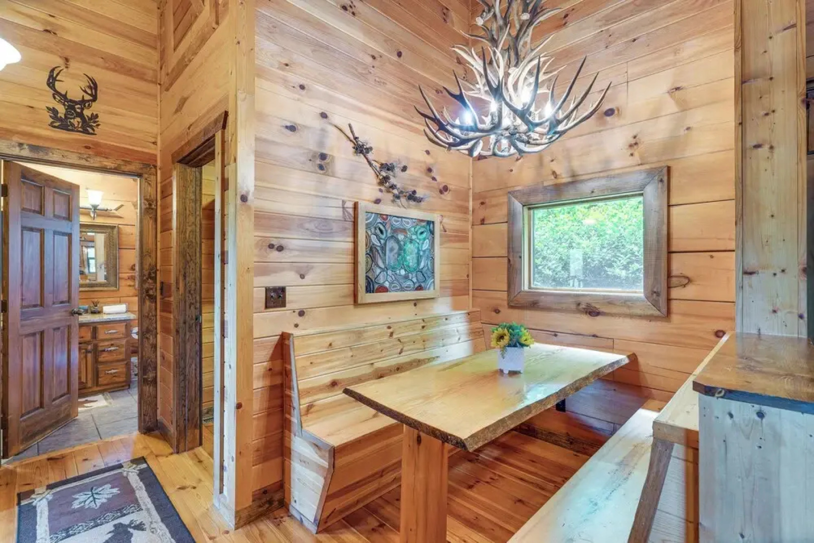 Private Hot Tub: Riverfront Cabin in Murphy