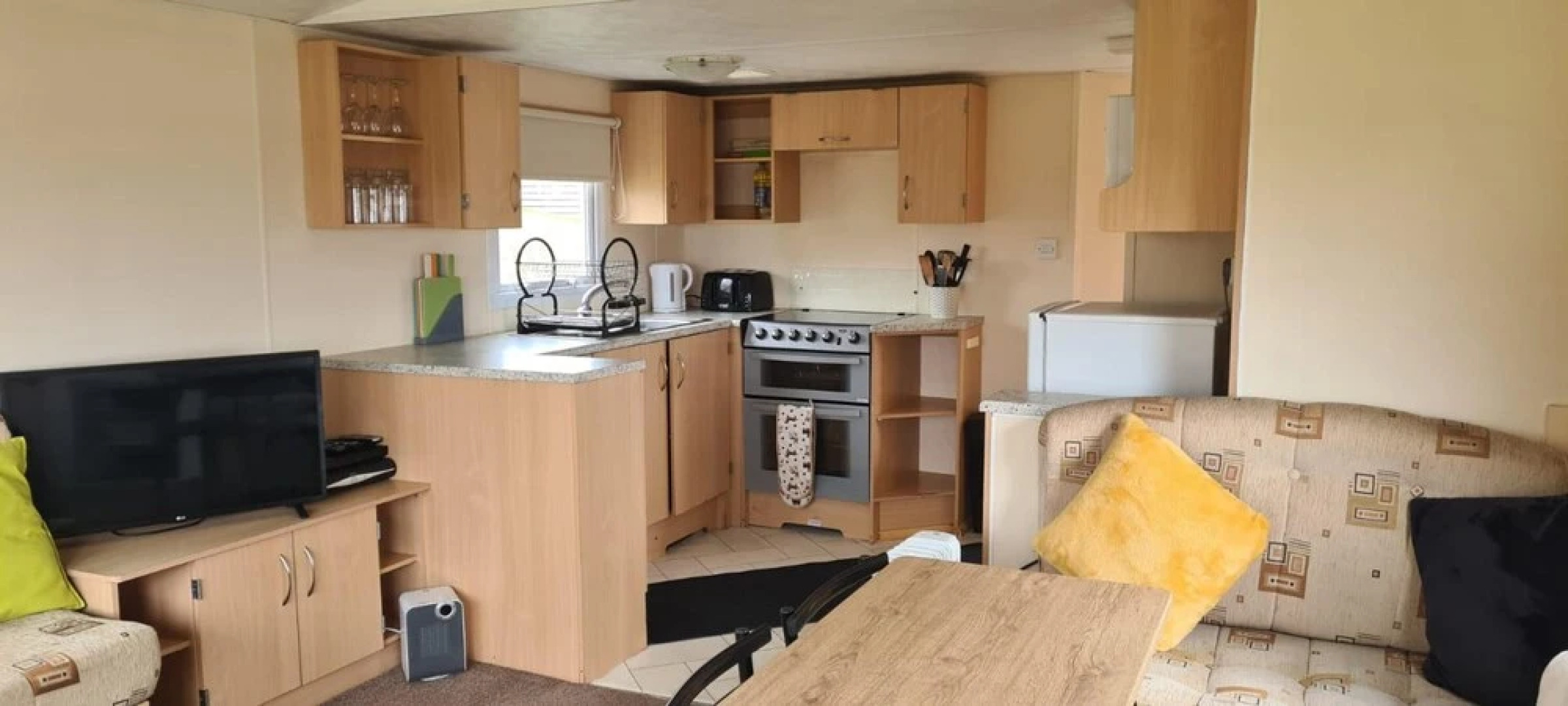 Stunning 3 Bedroom Caravan With Amazing Views