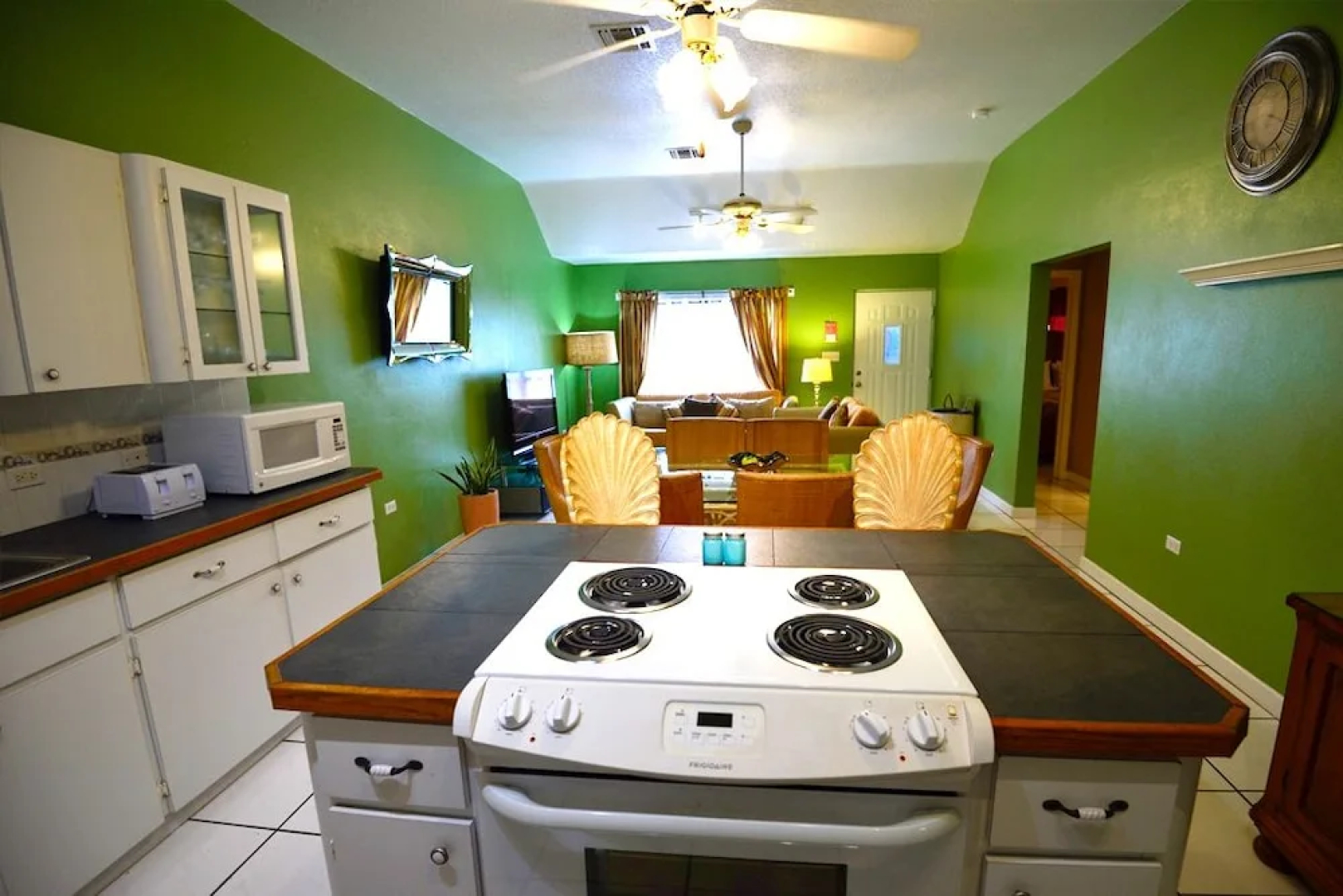 Buttonwood Apartment