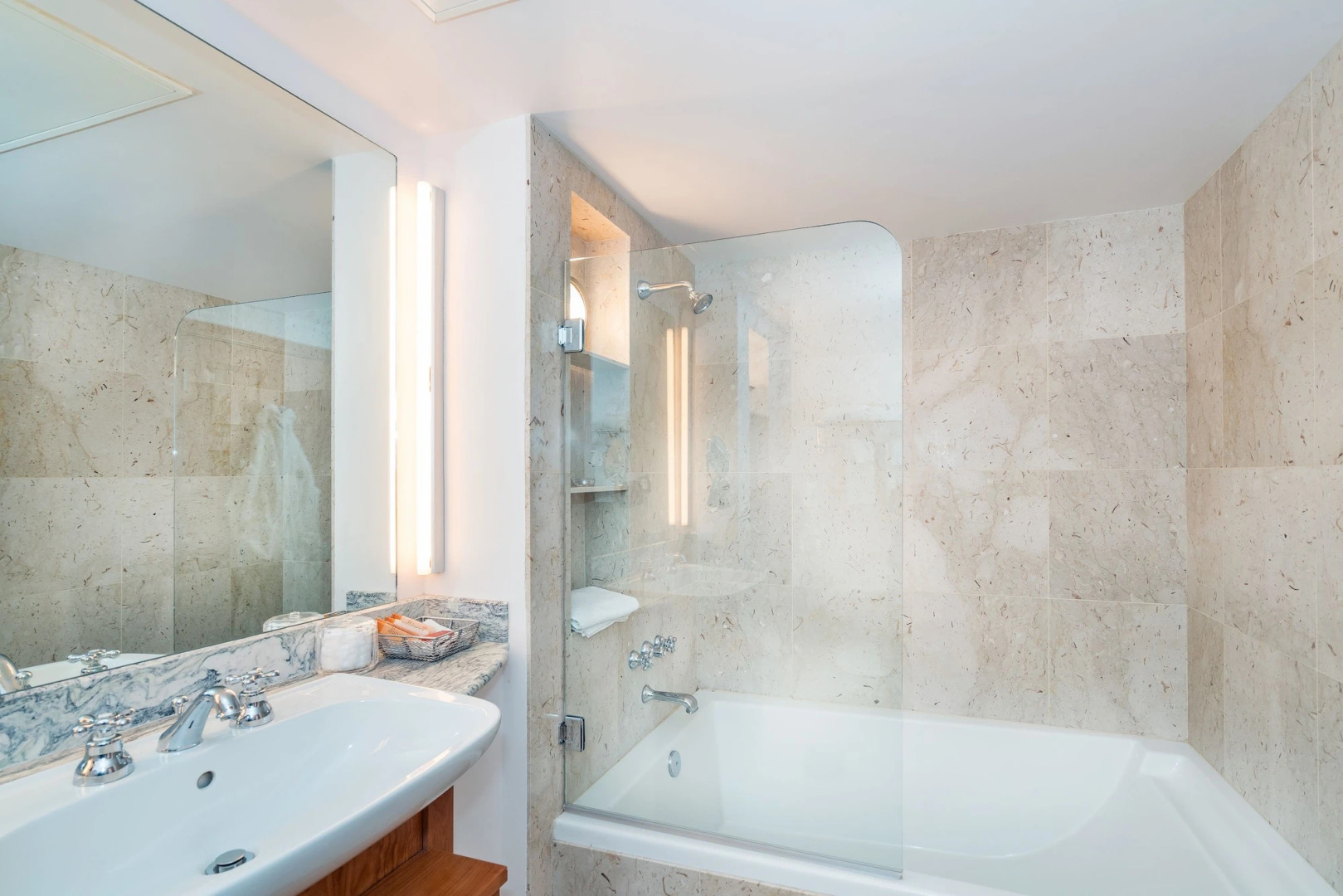 Camel's Garden Hotel