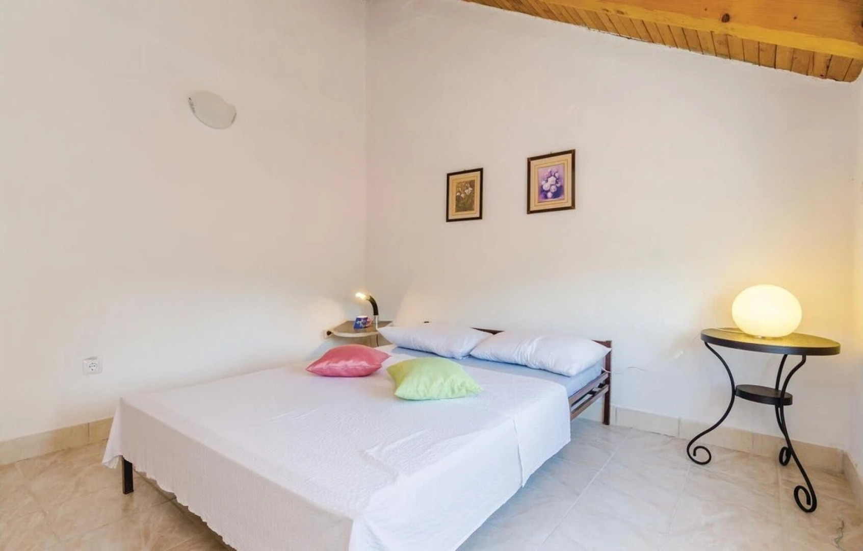 Nice Home in Sreser With Wifi and 2 Bedrooms