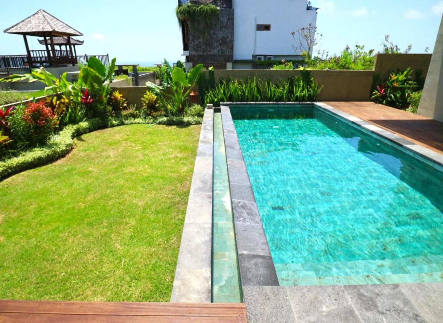 The Ocean Views Luxury Villas & Apartment by ZUZU