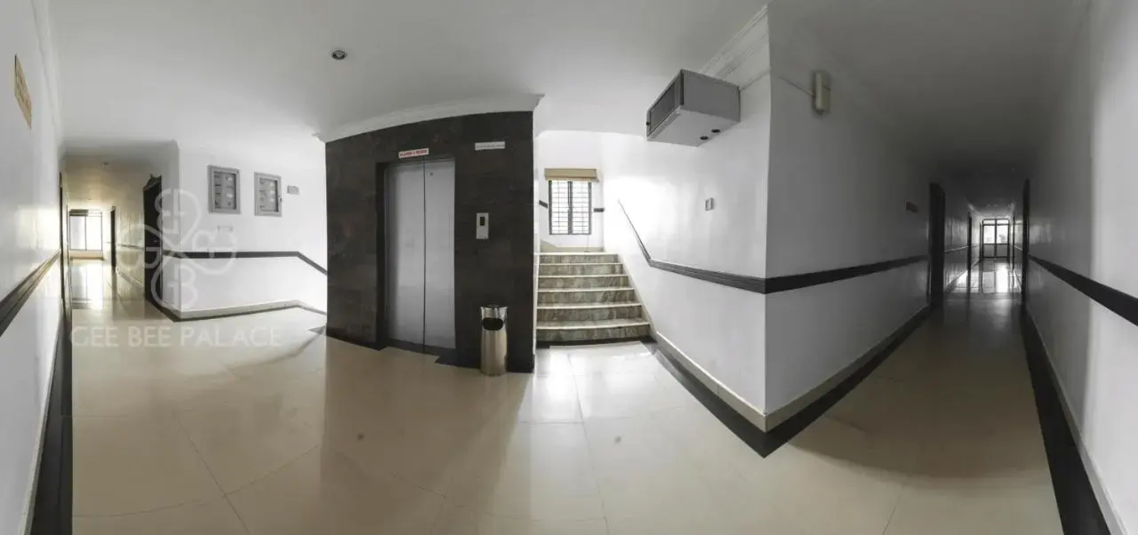 Hotel Gee Bee Palace