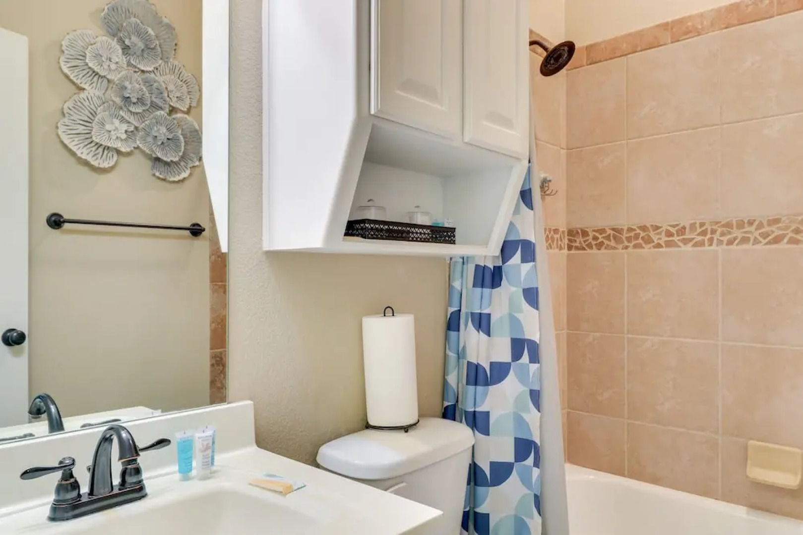 BBQ Ready: Harker Family Retreat w/ Yard!