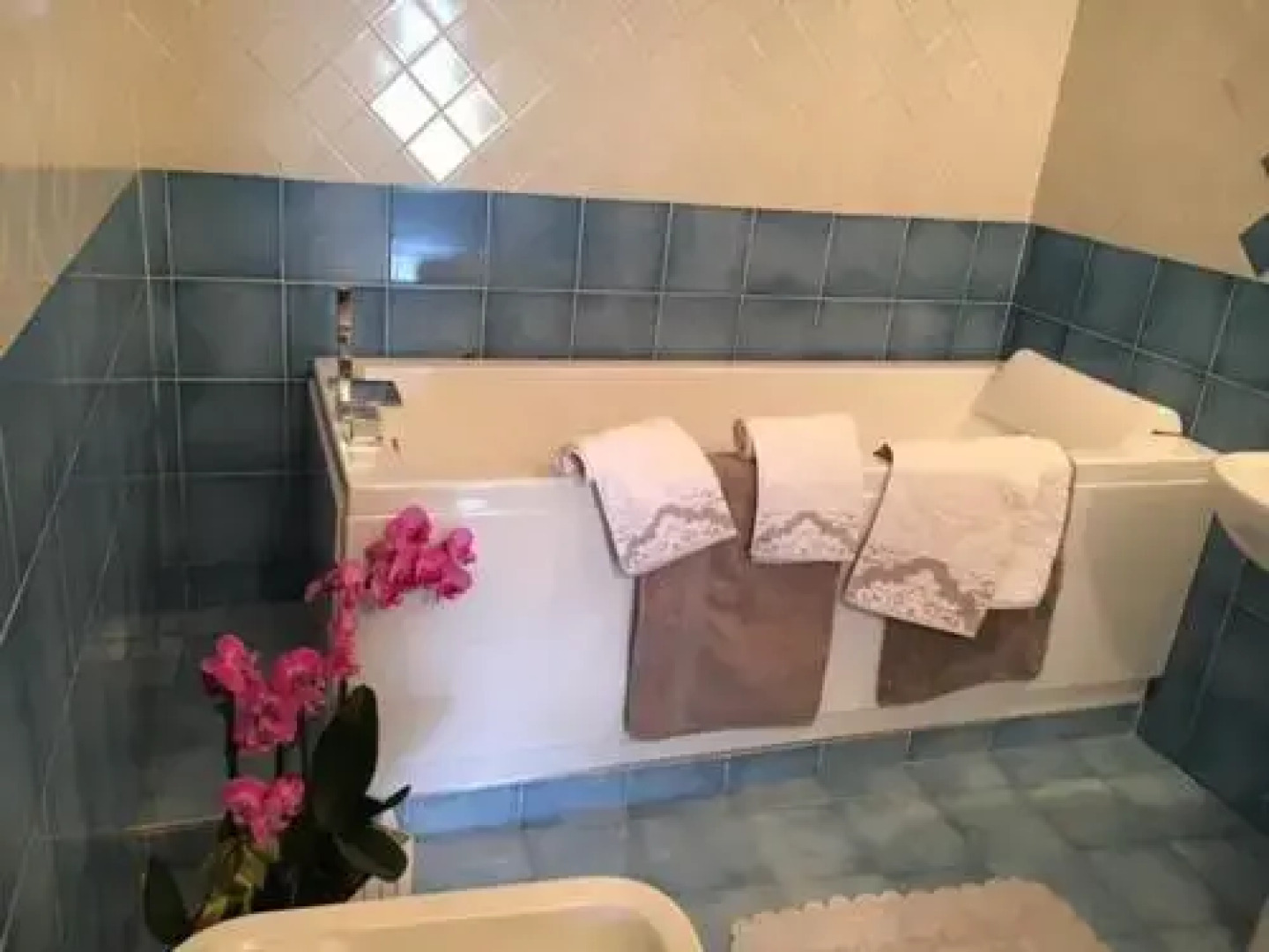 Al Castello Vino B&B