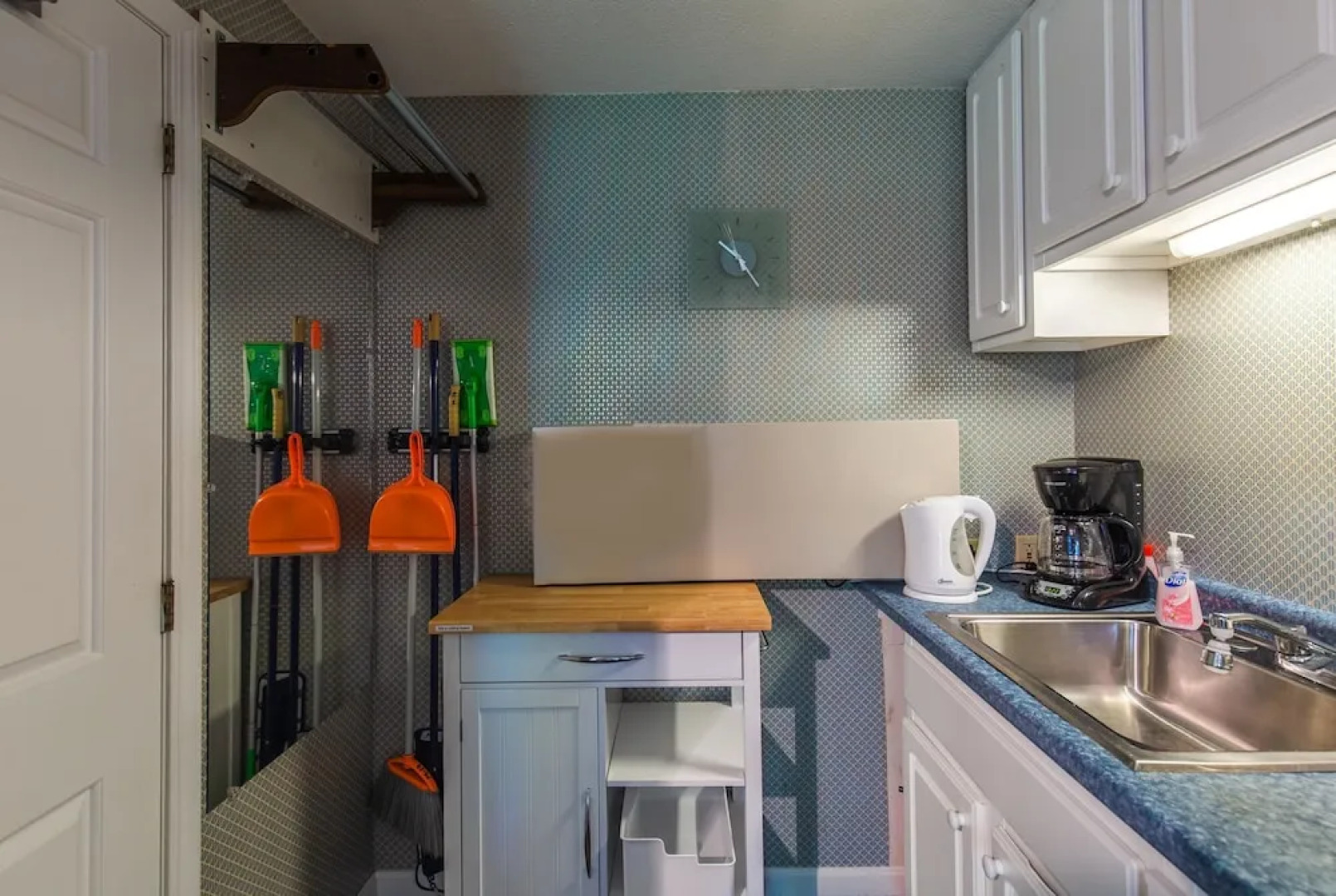 Holiday Guest House Bed & Breakfast