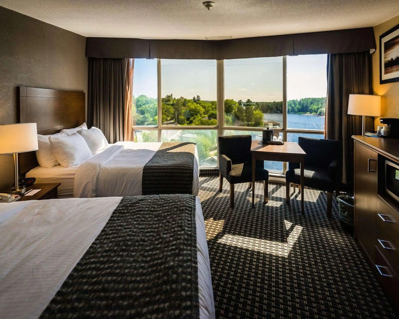 Clarion Lakeside Inn & Conference Centre