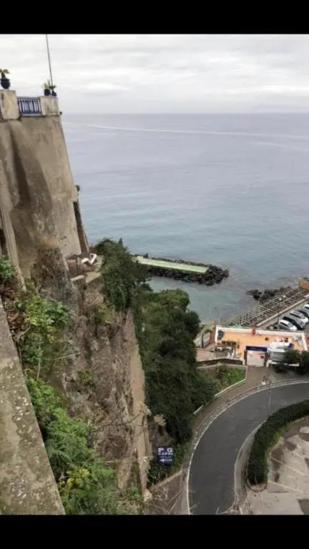 Rosy Monolocale nel Centro Storico di Torre Annunziata di Fronte Scavi Oplonti