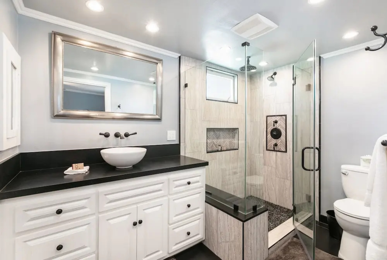 3br W/ Patio & Grill - 1 Mile To Beach & Pier Ave 3 Bedroom Townhouse