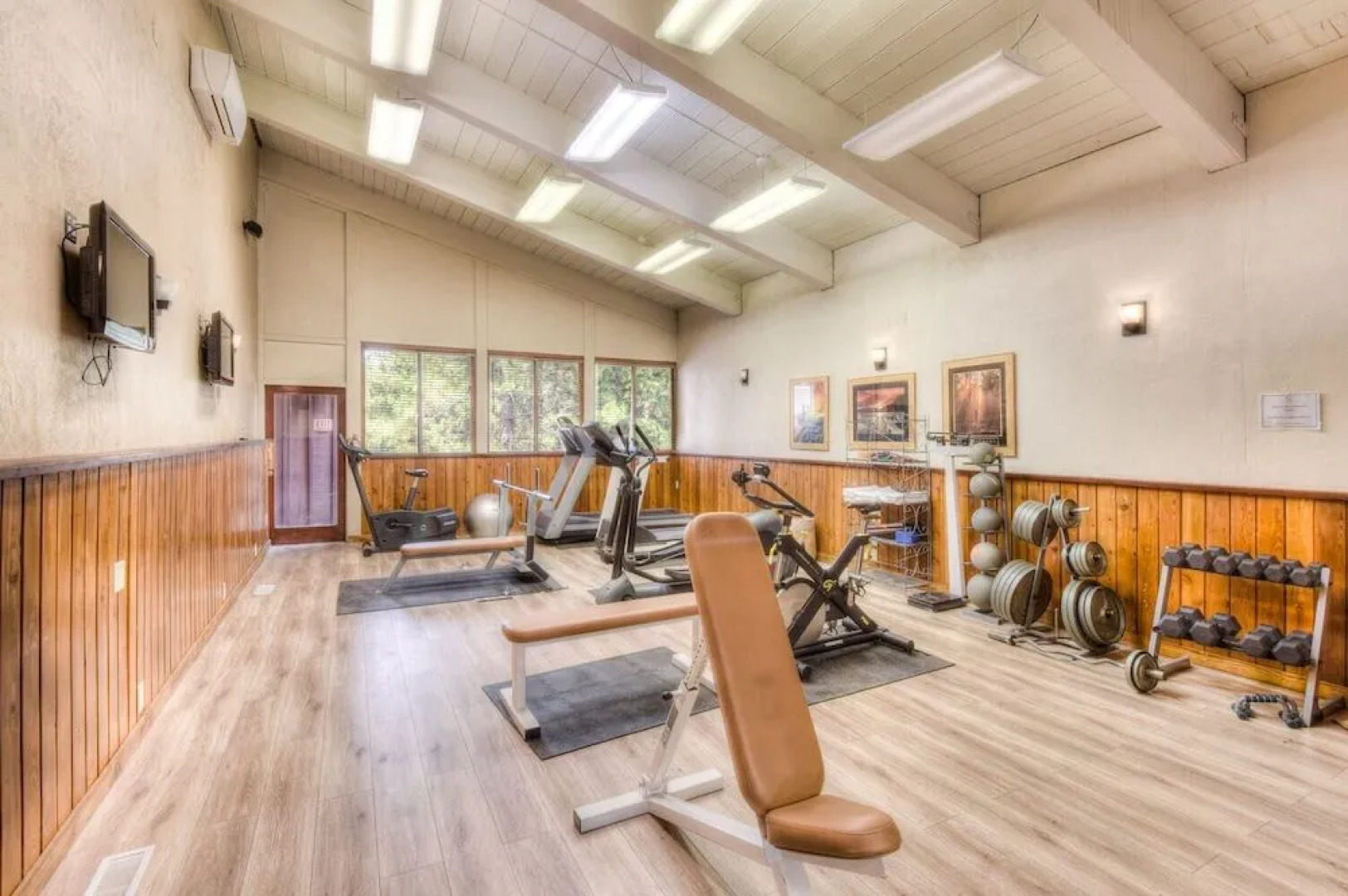 Granlibakken Retreat Near Tahoe Beach!