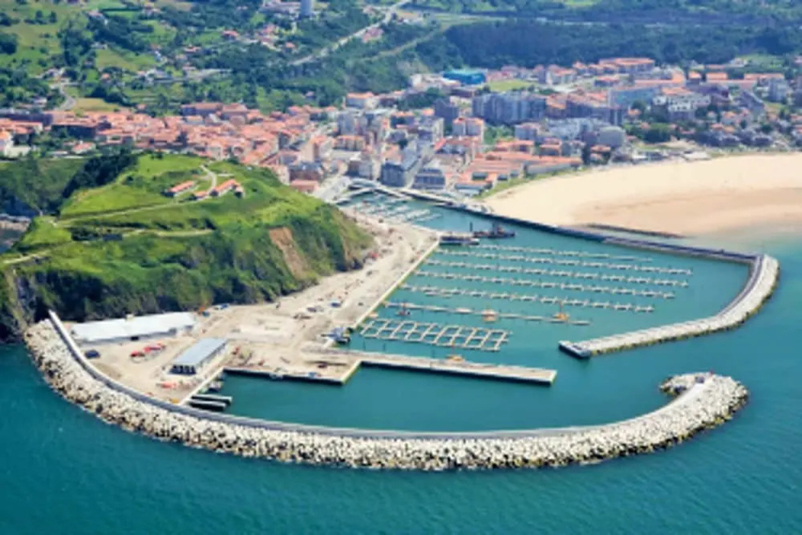 House With 4 Bedrooms in Ampuero, With Wonderful Mountain View and Enc