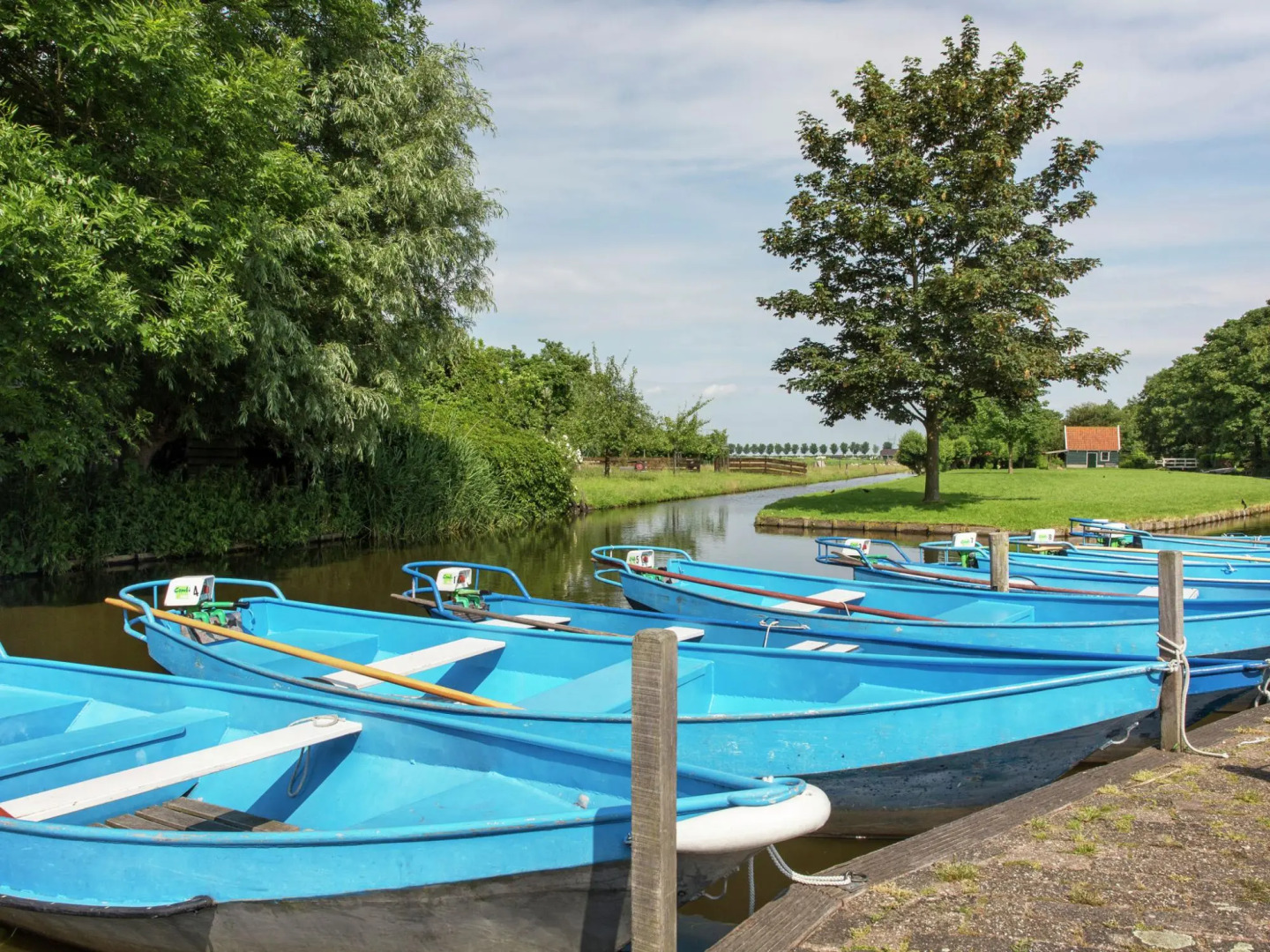 Comfy house with a sun shower, Alkmaar at 15 km