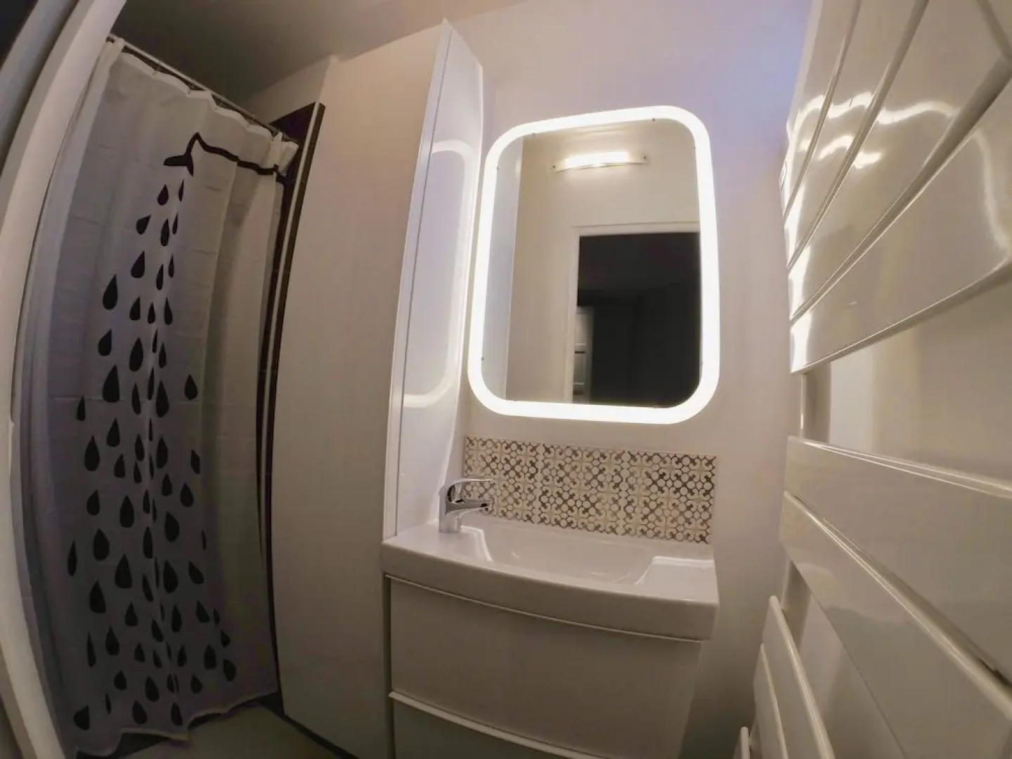 Fonty Cosy Yard side Top last floor