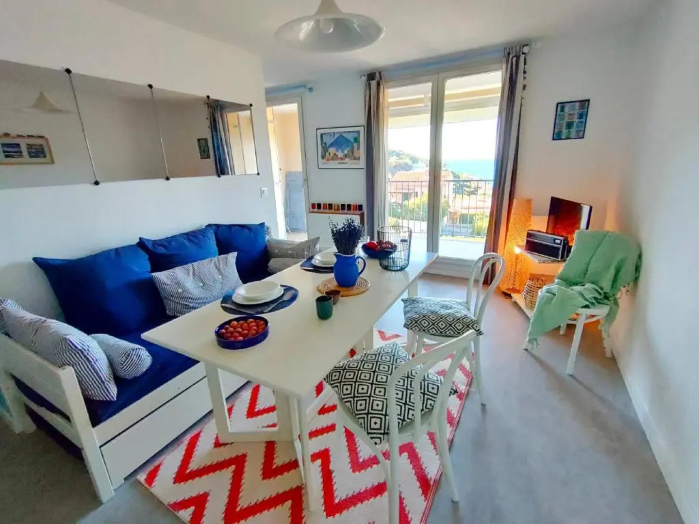 Appartement avec terrasse vue mer, proximité plage, place parking