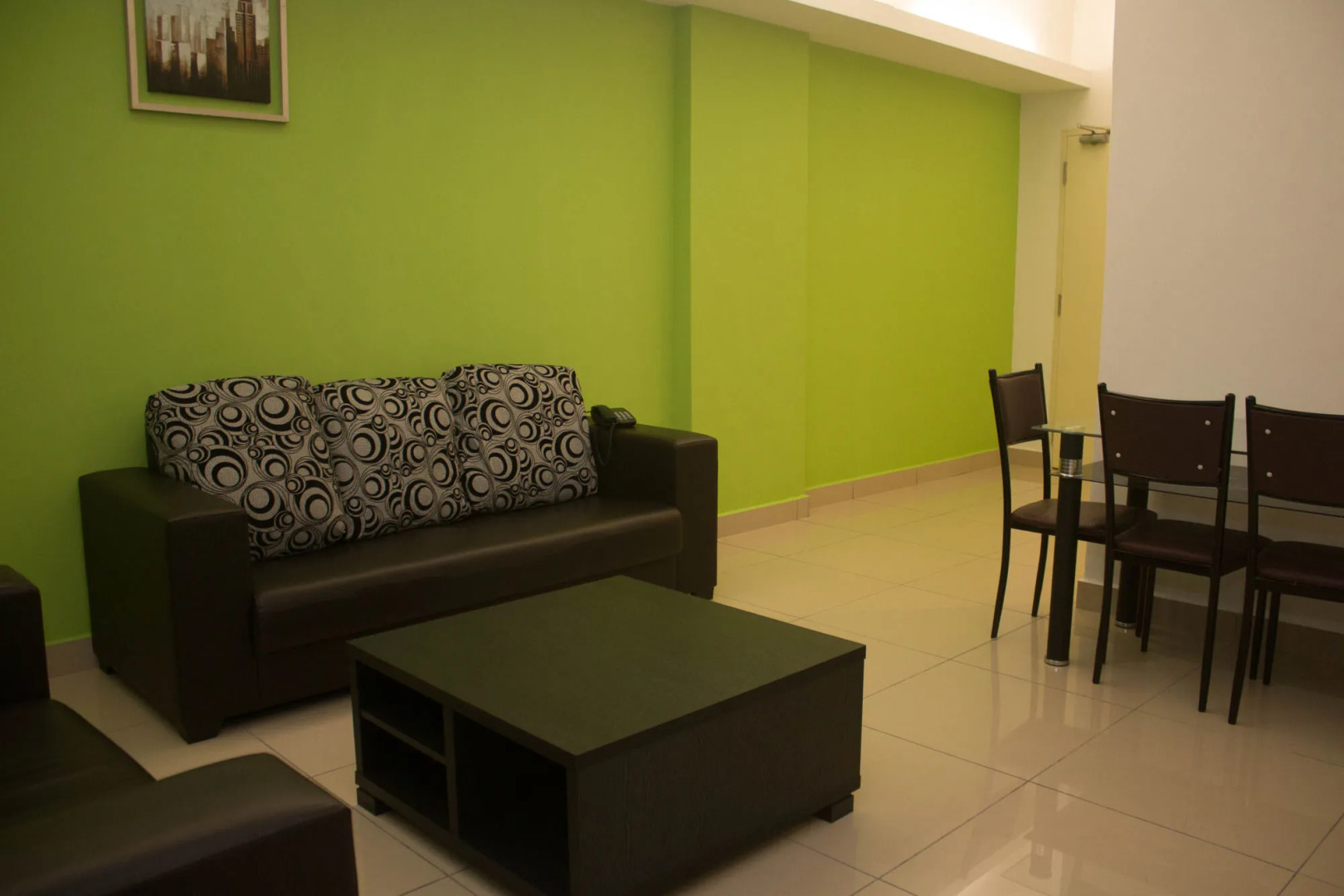 De' Viana Hotel & Apartment