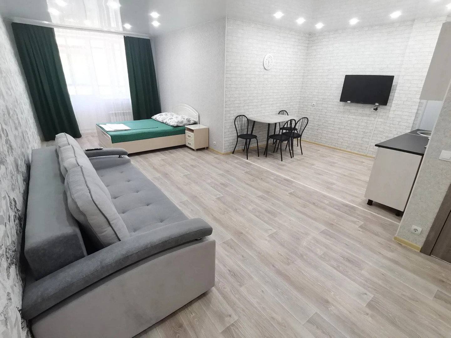 Сутки как дома на Трегубенко, 58