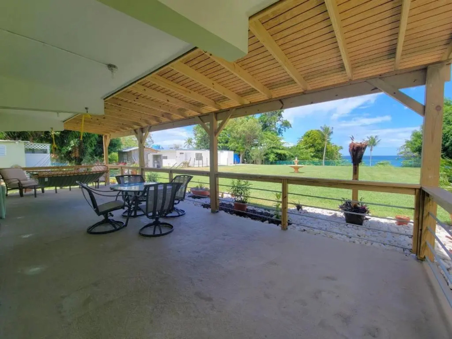 Beach access 2 bdr - WiFi - Hammock - Kitchen-The Reef 2