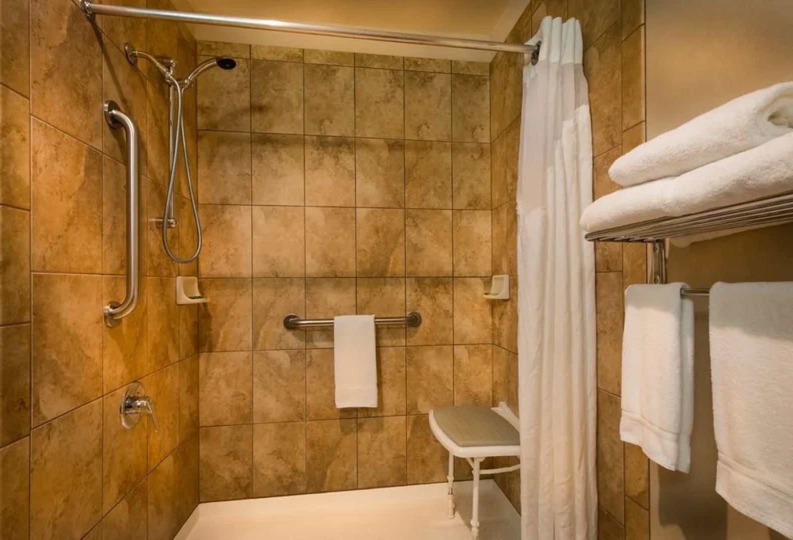 Holiday Inn Express & Suites South Haven