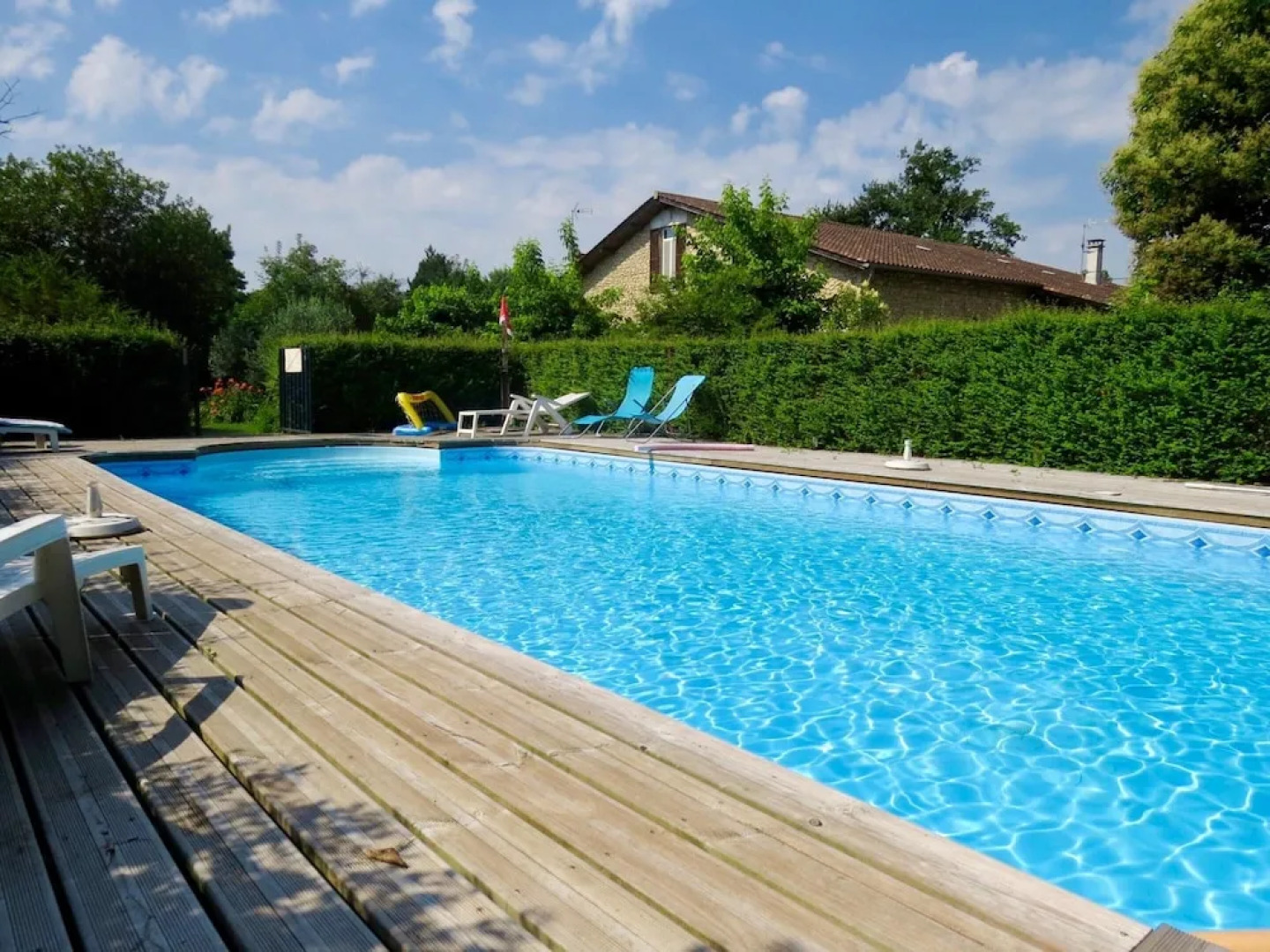 Apartment With one Bedroom in Blaignac, With Shared Pool, Furnished Garden and Wifi