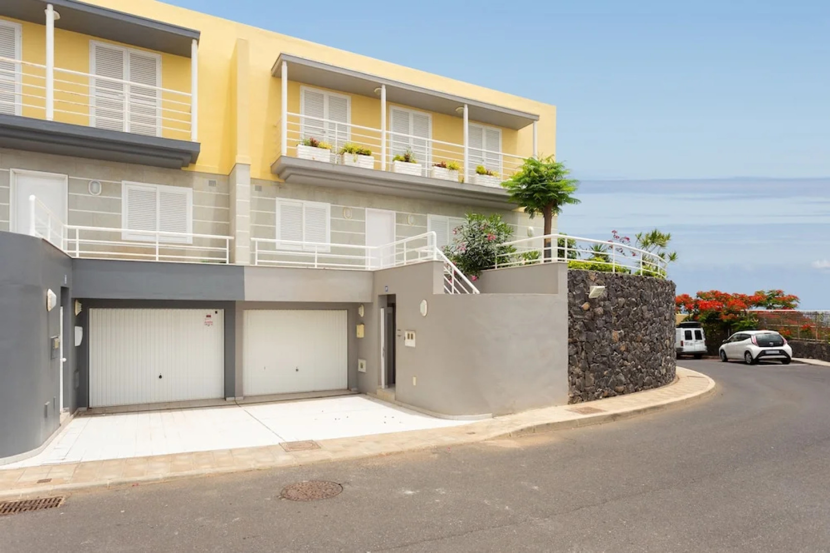 Duplex Acorán with pool and sea view