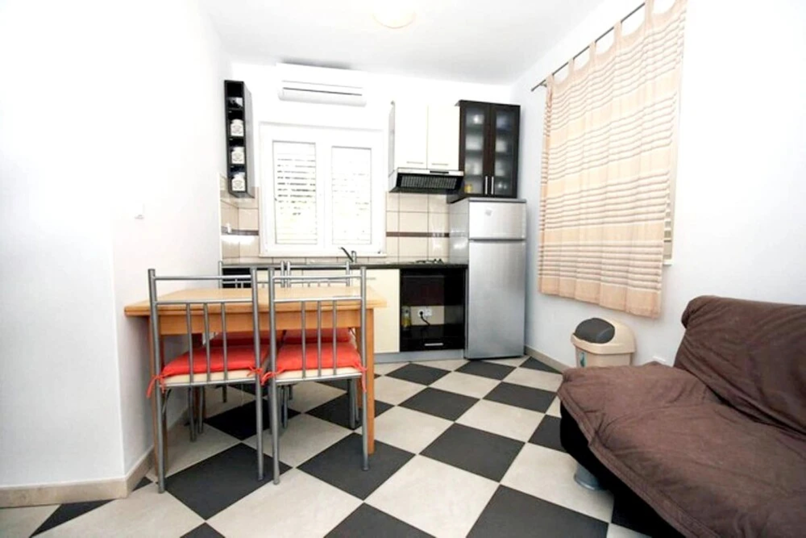 Apartment With one Bedroom in Žrnovo, With Shared Pool, Furnished Balcony and Wifi - Near the Beach