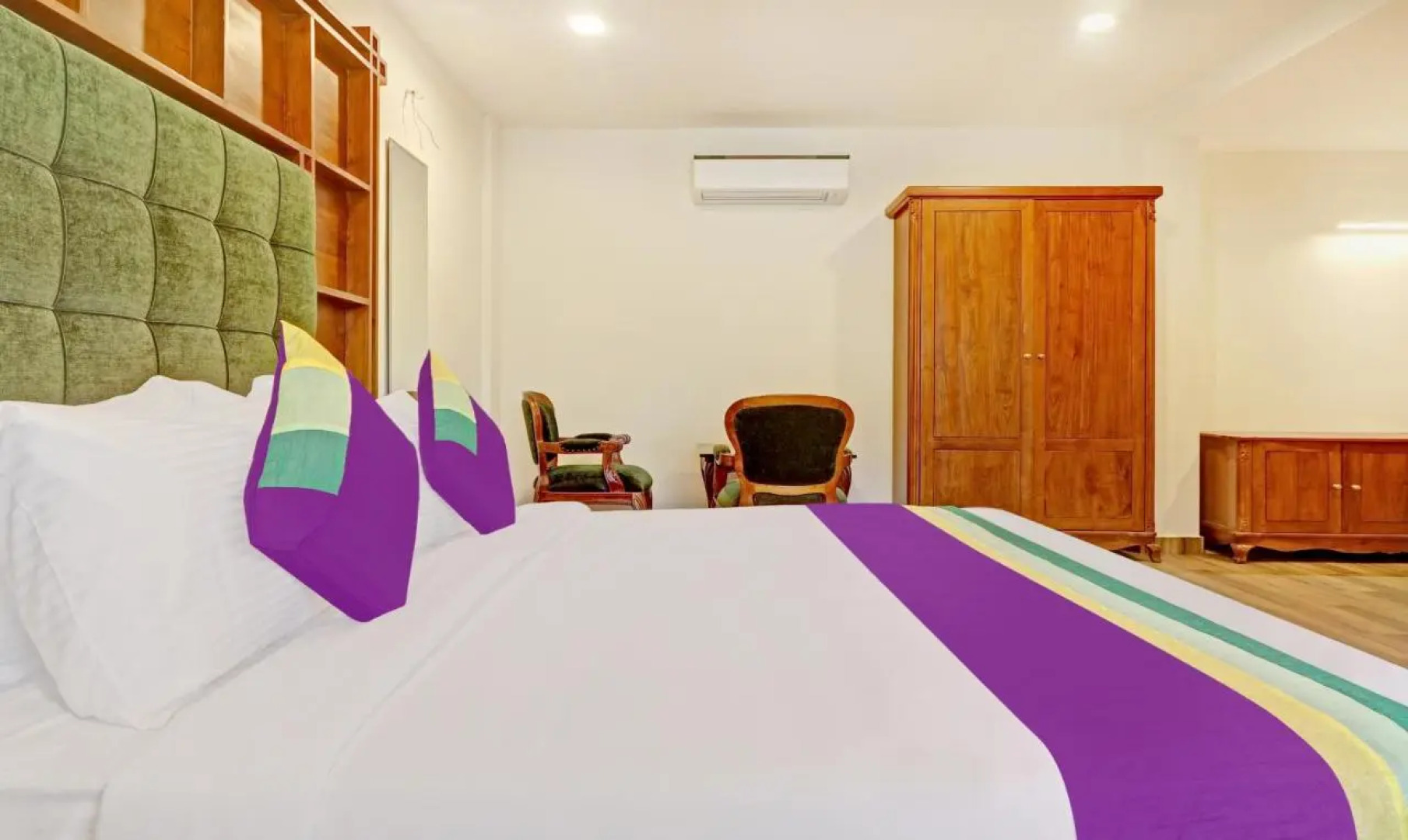 Treebo Premium Vahada