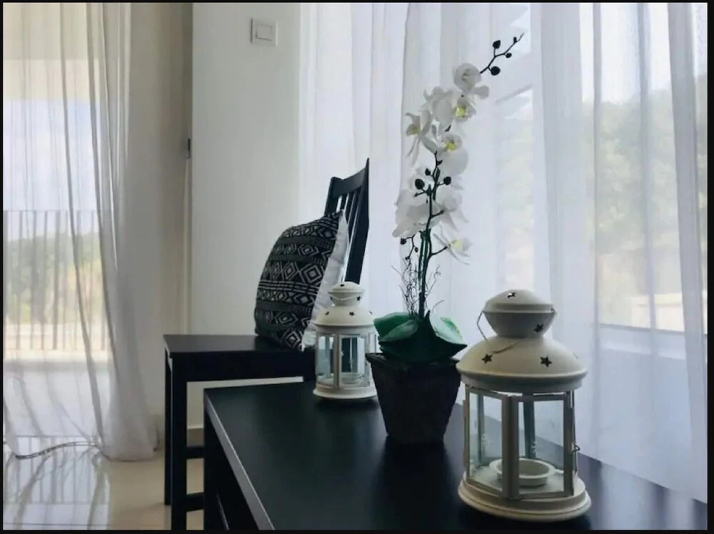 Sky Bungalow Green Beverly Hills