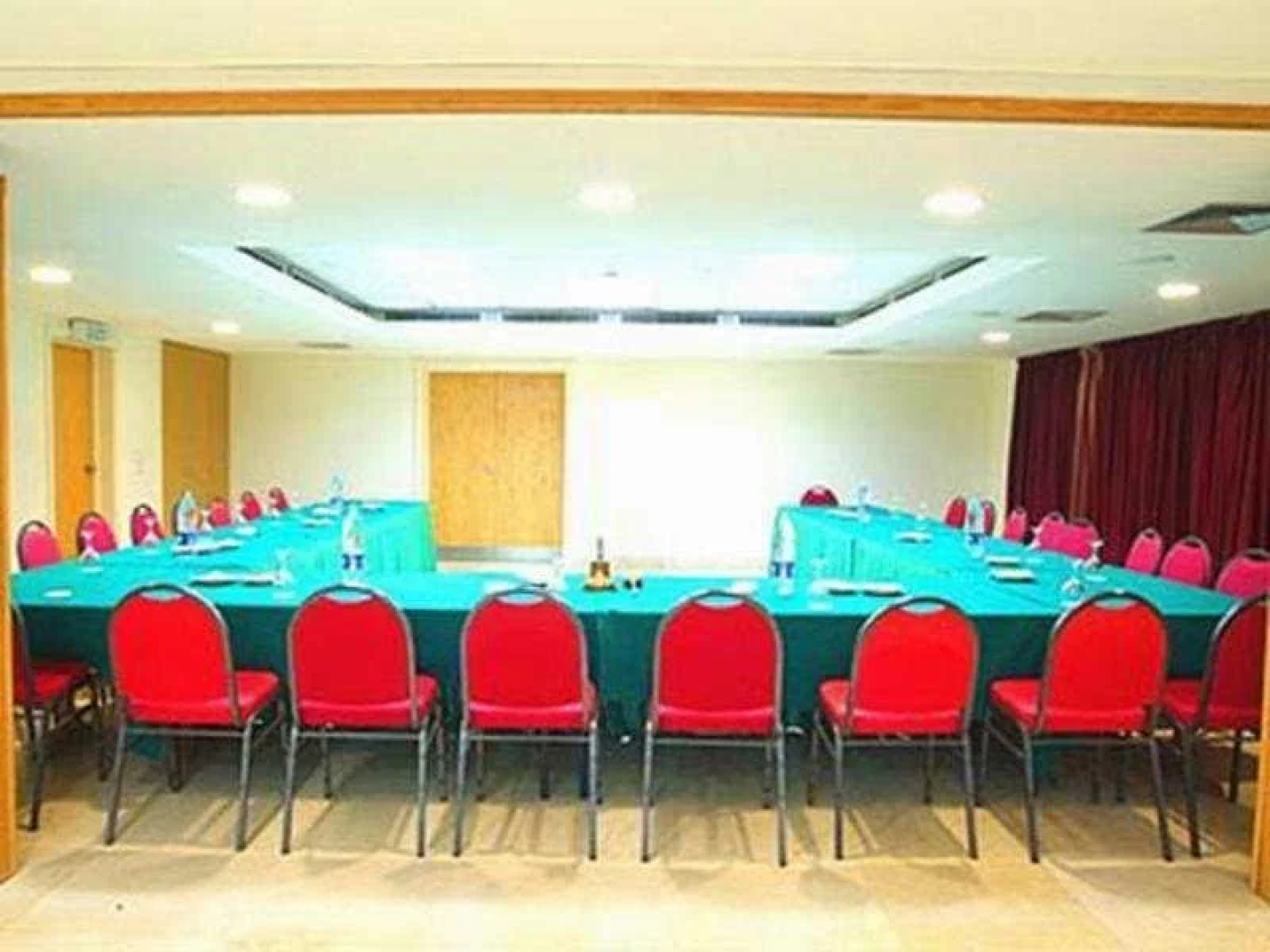 Quality Inn Hotel Tripoli
