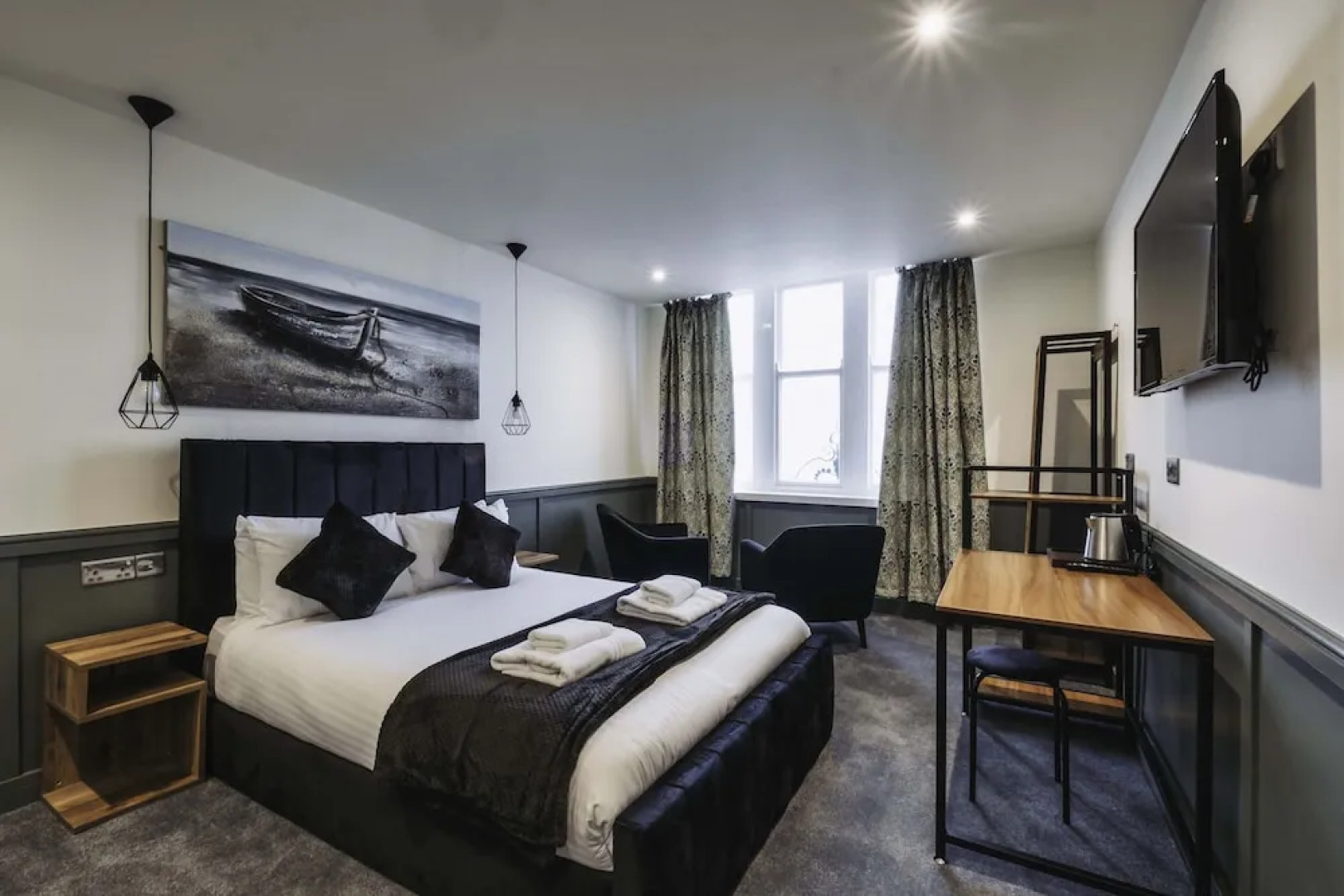 The Royal Bar & Shaker