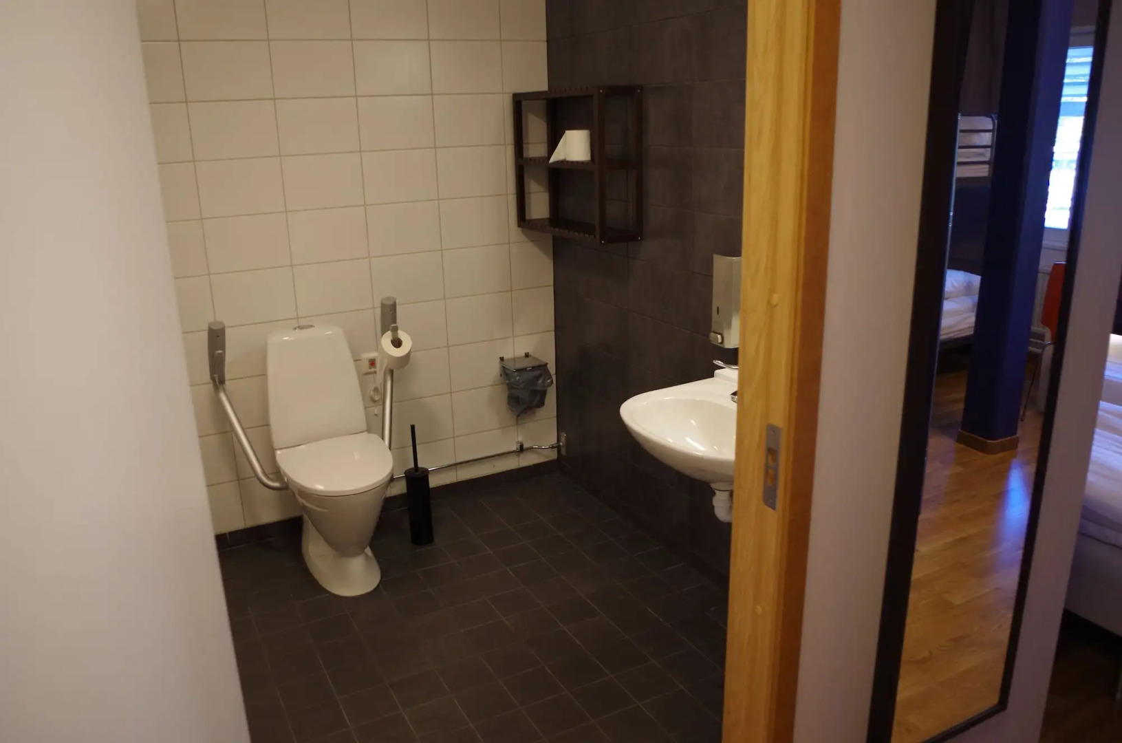 Spoton Hostel & Sportsbar