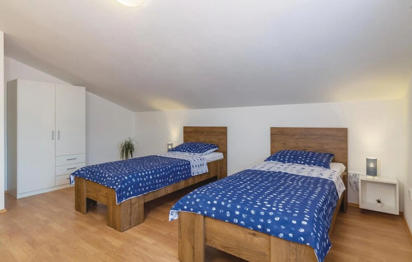 Awesome Home in Marcana with Hot Tub, Sauna & 6 Bedrooms