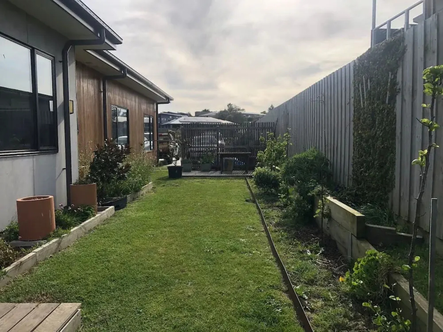 Modern Coastal Escape Pet Friendly With Fireplace