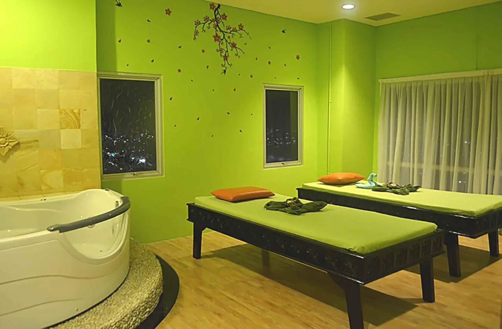 Horison Ultima Semarang