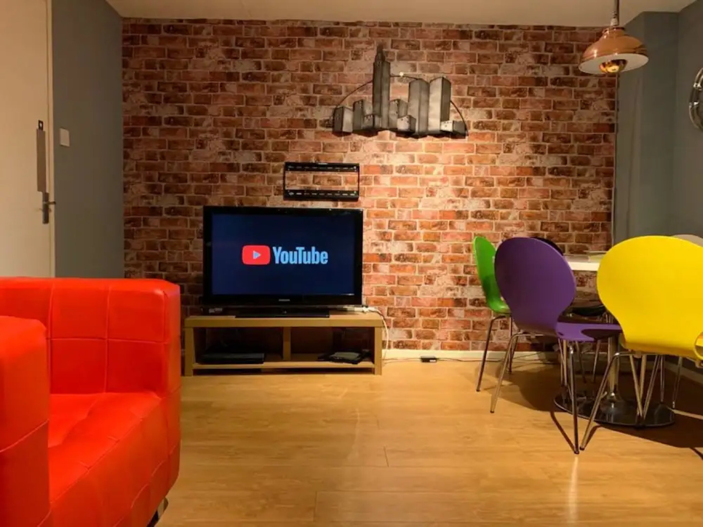 New Cross Mews 4 Bedroom 2 Bathrooms Fast Wifi Parking Sleeps up to 12