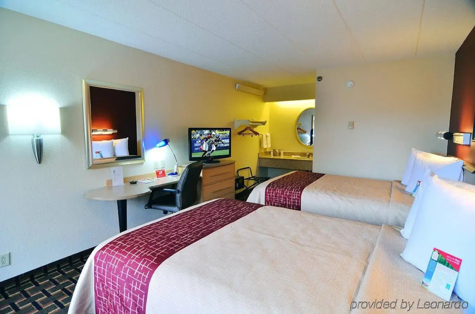 Red Roof Inn Cincinnati Northeast - Blue Ash