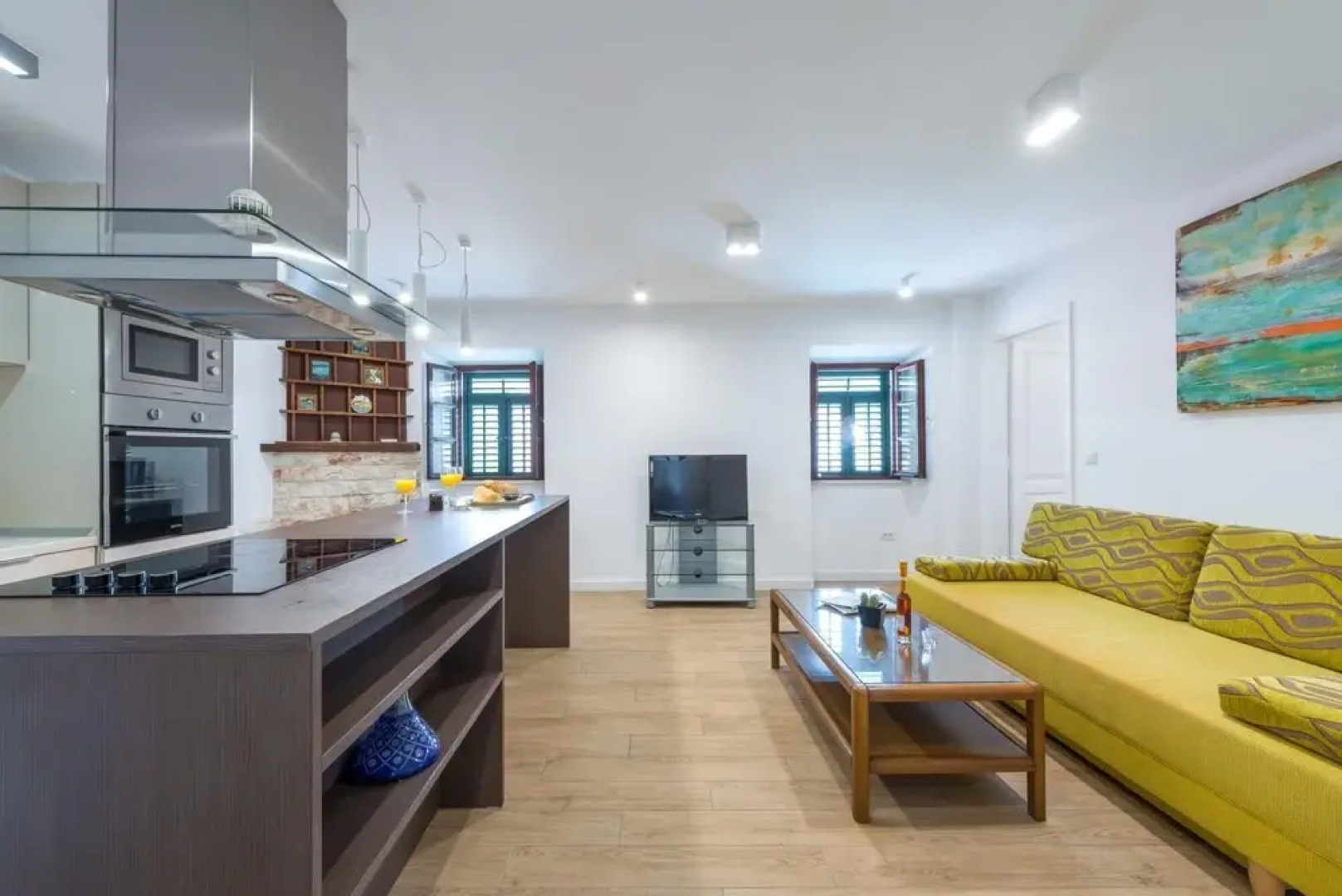 Villa Nisha - Six Bedroom Villa With Terrace and Swimming Pool ID Direct Booker 22773