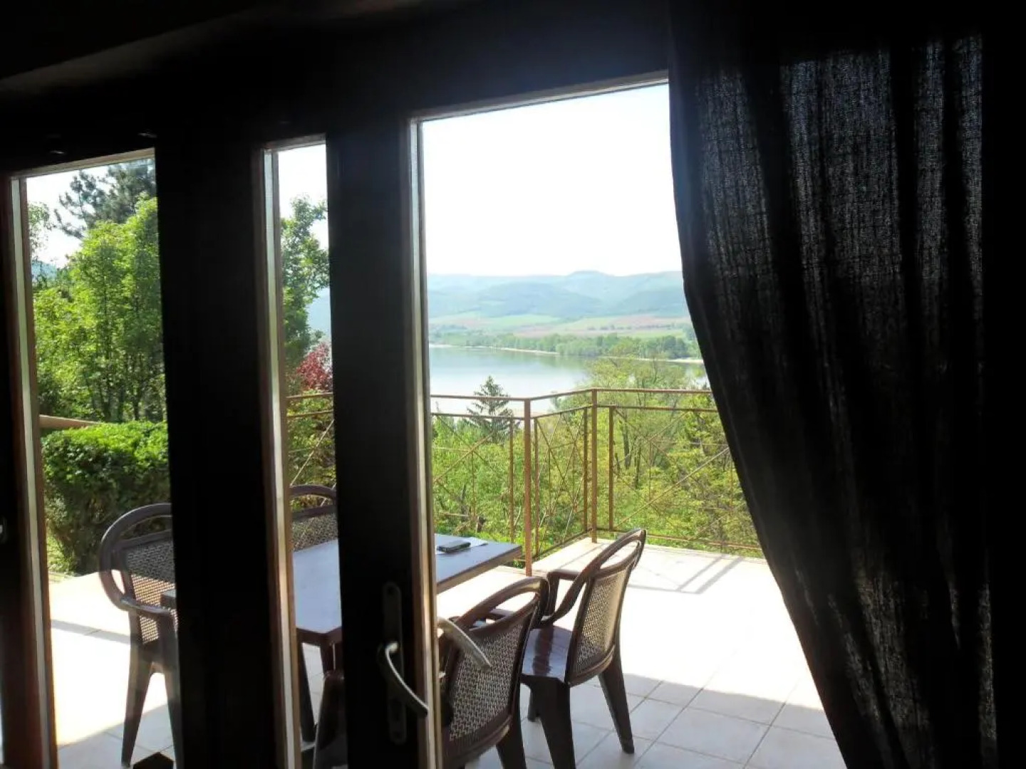 Holiday Apartmanház