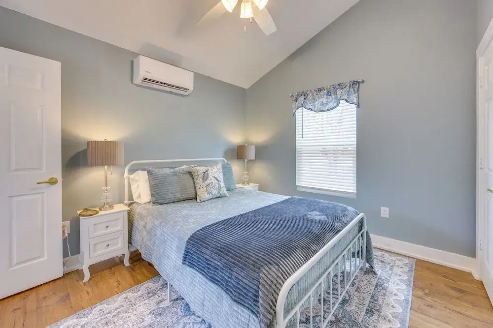 Half-mi to Dtwn: New Cottage in Jefferson!