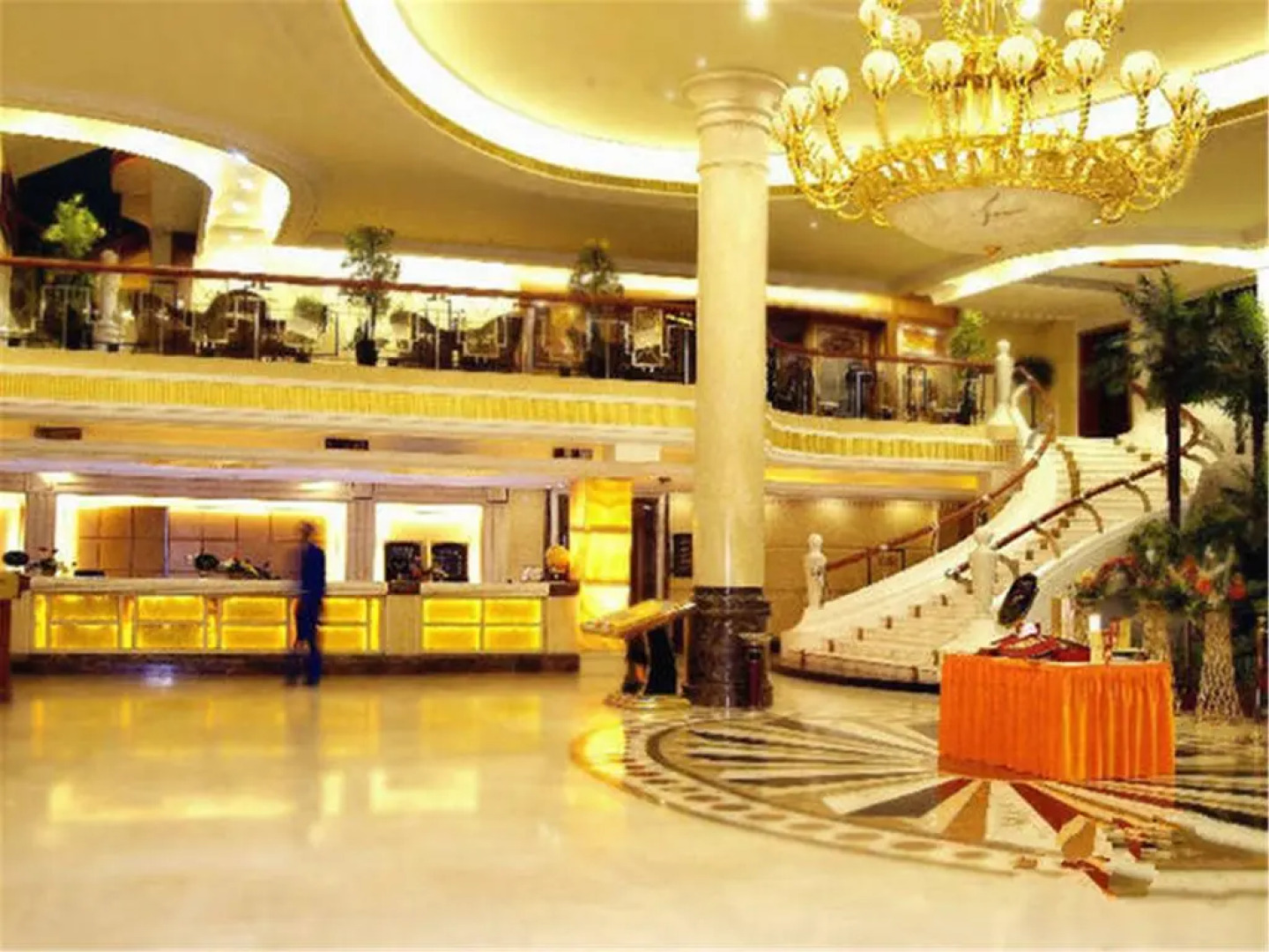 Golden Star Holiday Hotel