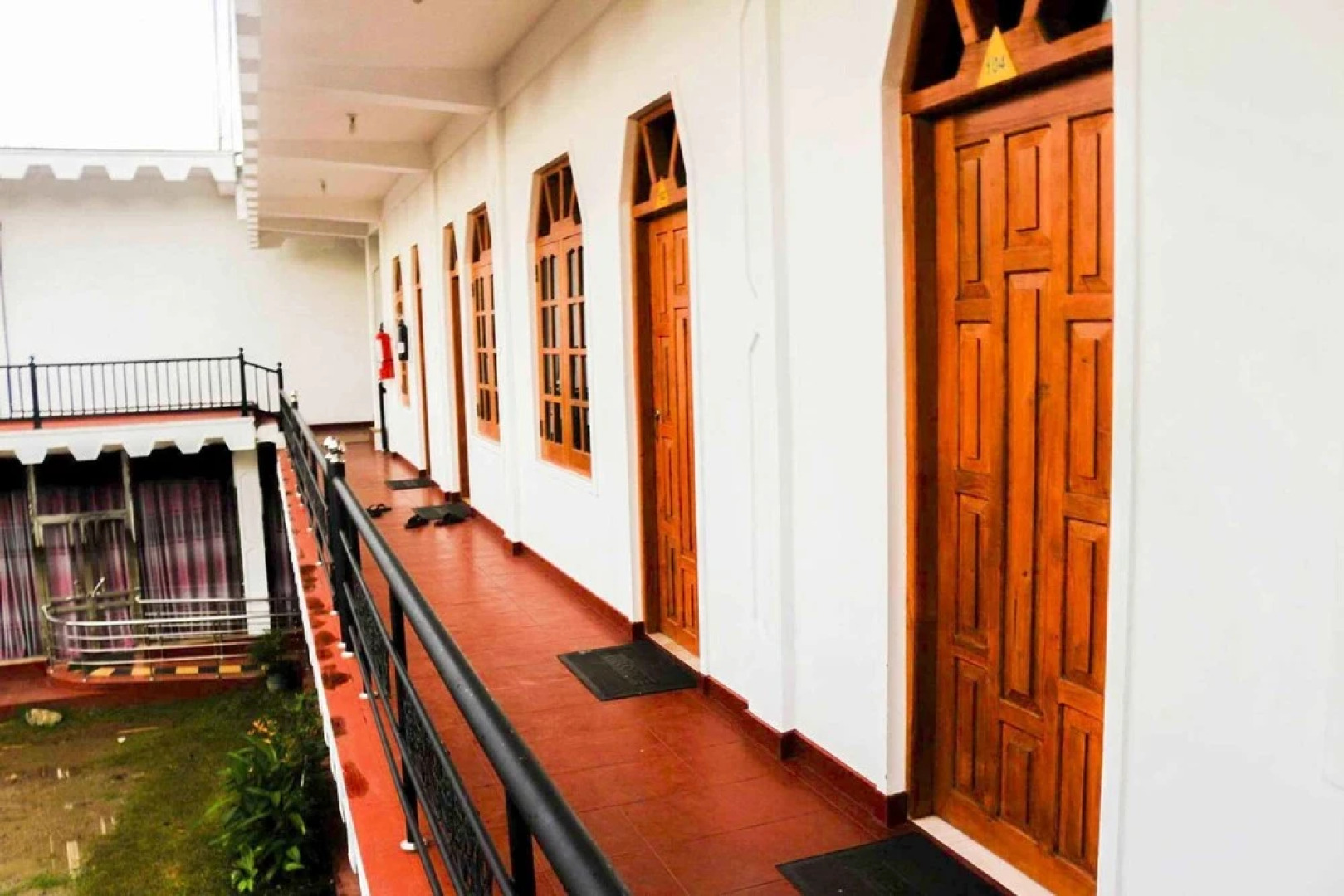 Yoho Little Rose Inn