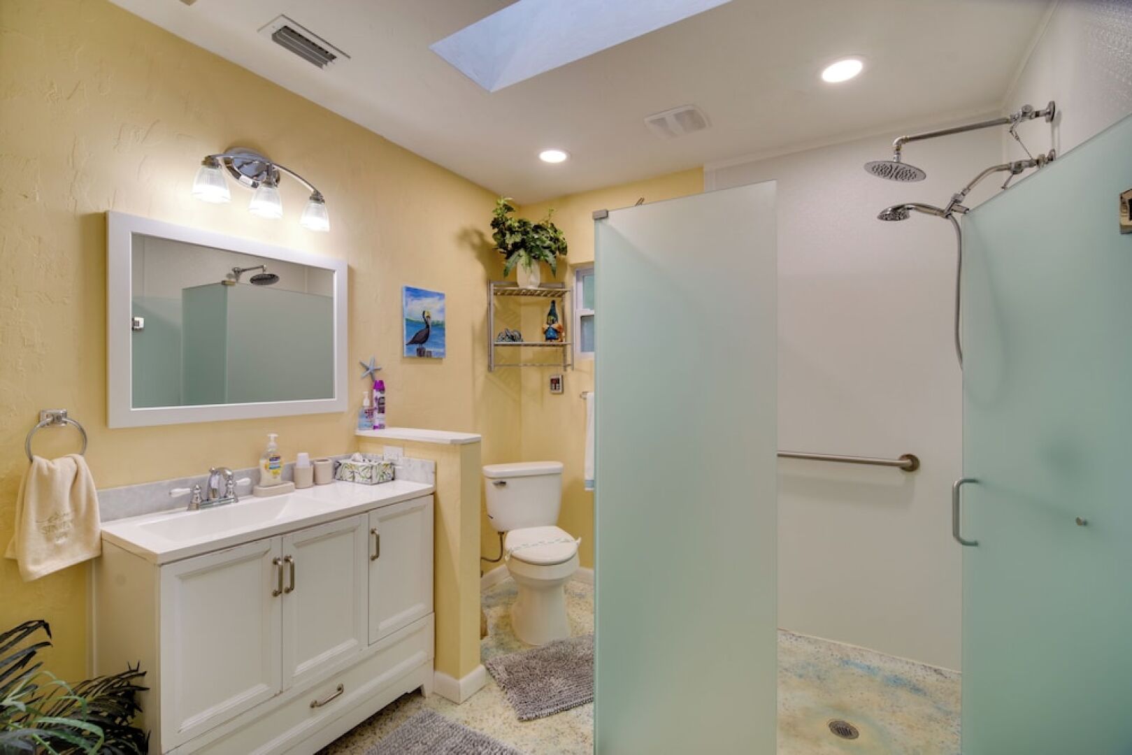 Satellite Beach 'sunshine House' w/ Hot Tub!