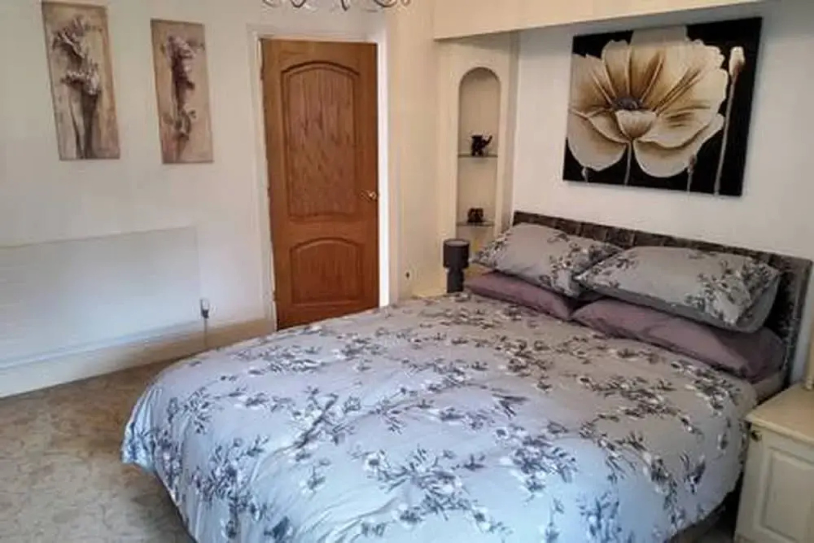 Stratford 4 BR Family Mansion With Pool, Gym & BBQ