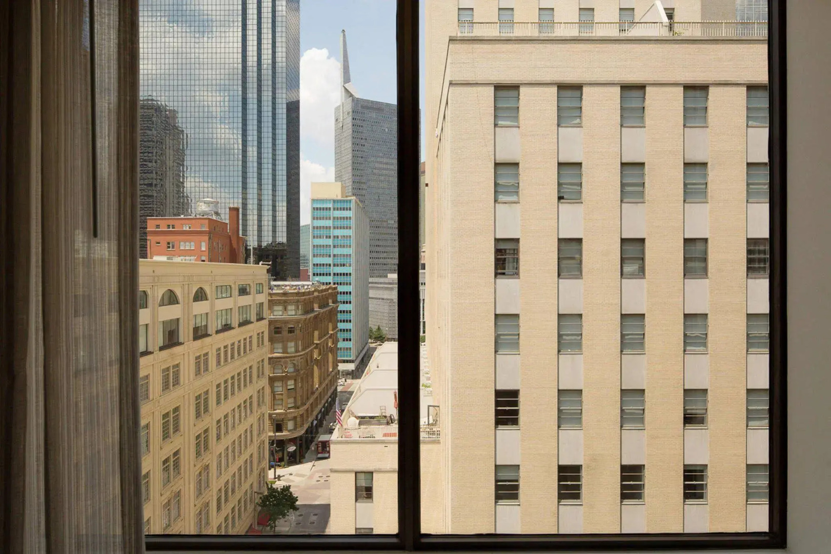 Hampton Inn & Suites Dallas Downtown