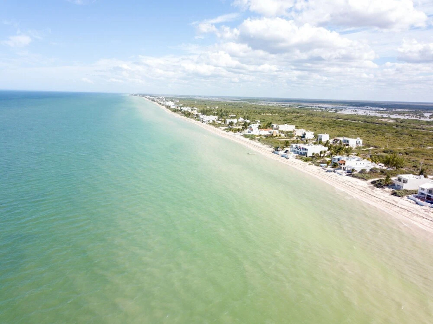 Piña Beach House in San Benito Beach