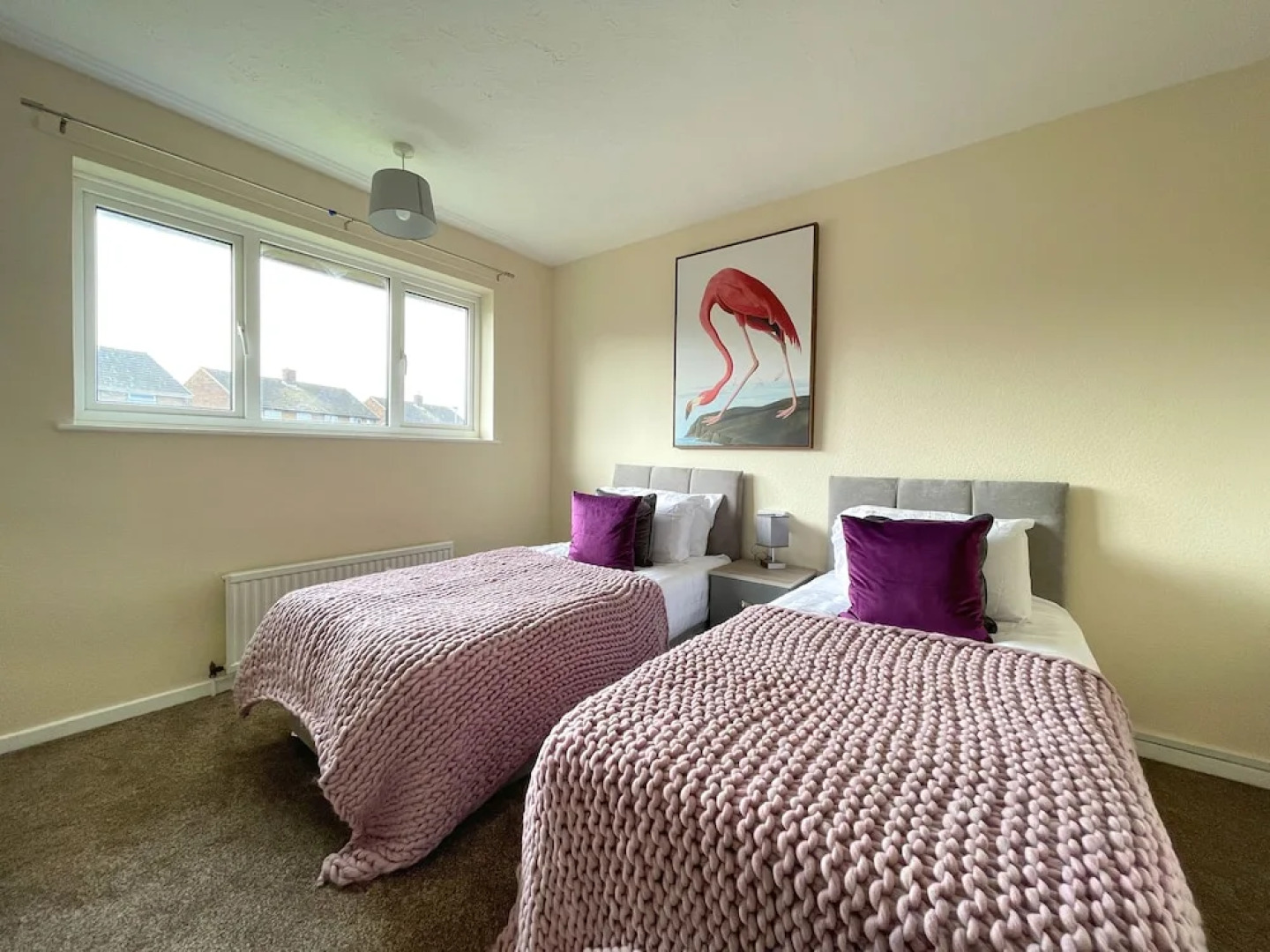 6 Person Spacious Home with Garden