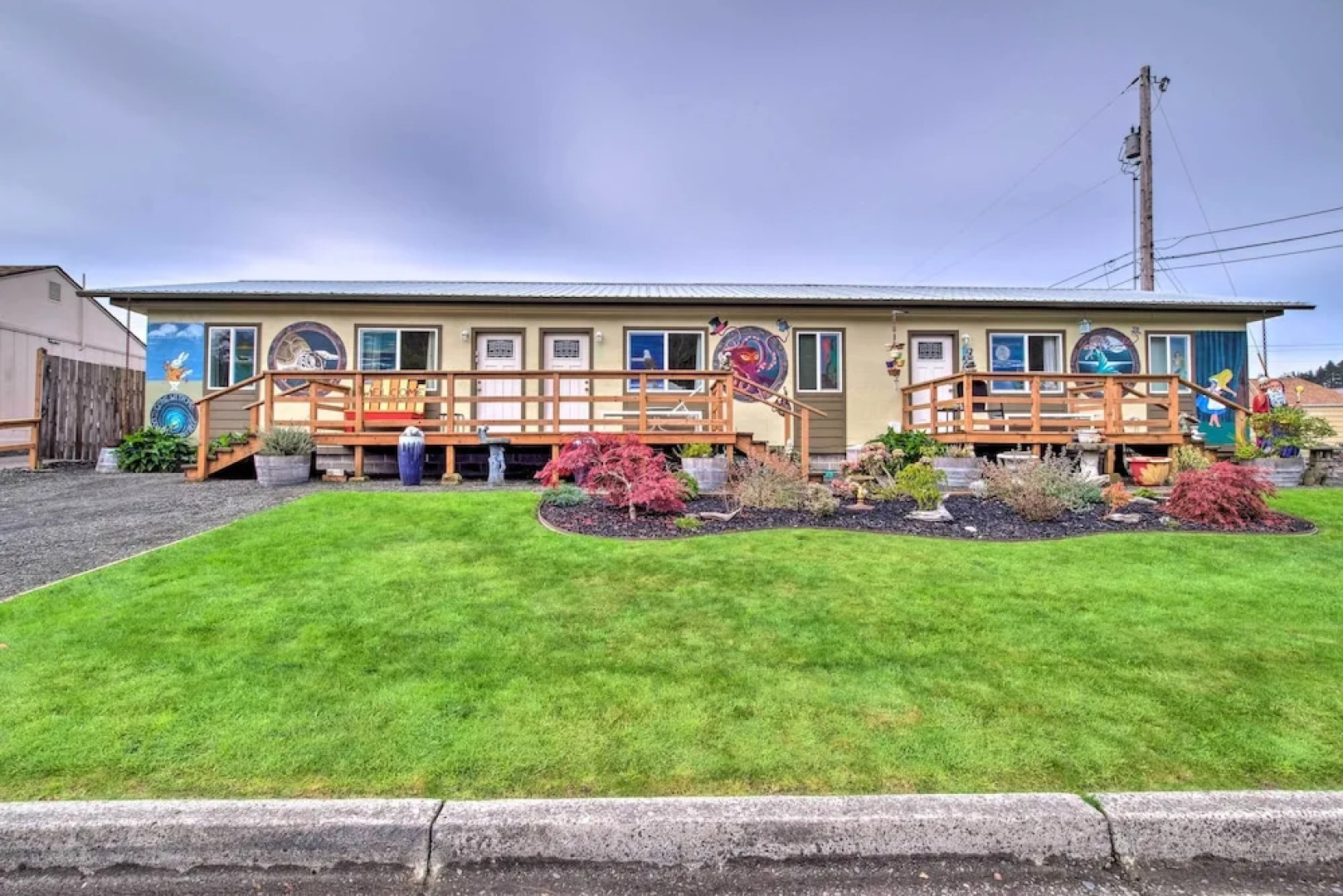 Winchester Bay Apt Near Dunes & State Parks!