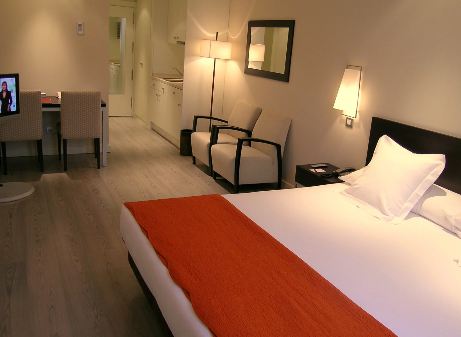 Отель Suites Viena Plaza De Espana