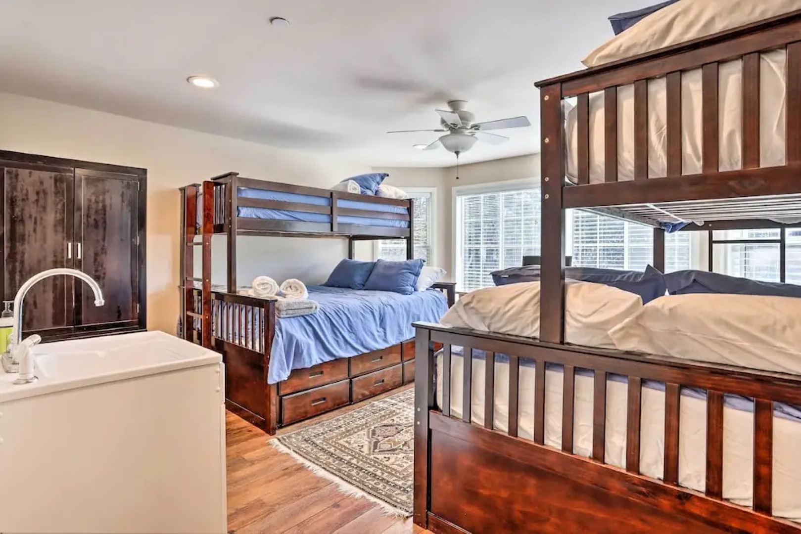 Huge Lake Arrowhead Home w/ 3 Decks & Grill!