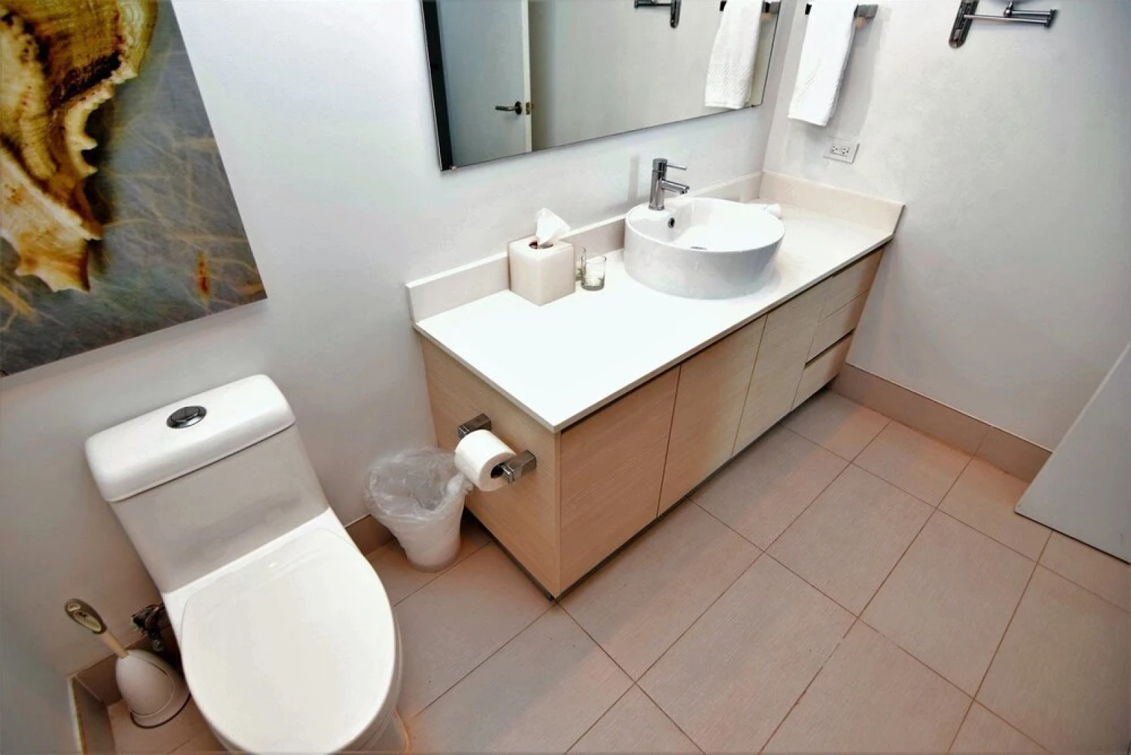 Stunning Bay Views 2 Bed 2 Bath Residence @ Beachwalk